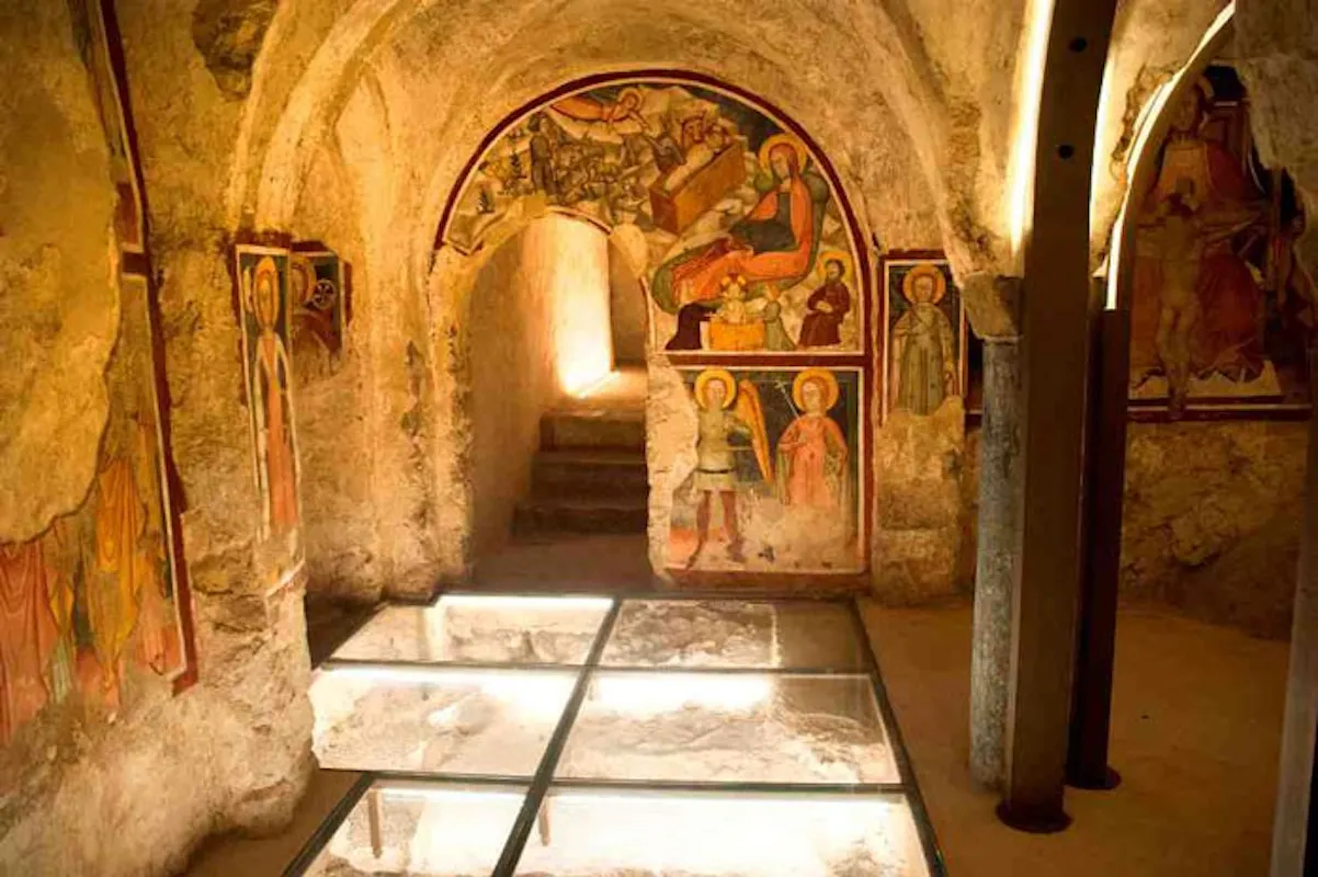 CRIPTA DEL SANTUARIO DEL SACRO MONTE CRIPTA DEL SANTUARIO DEL SACRO MONTE