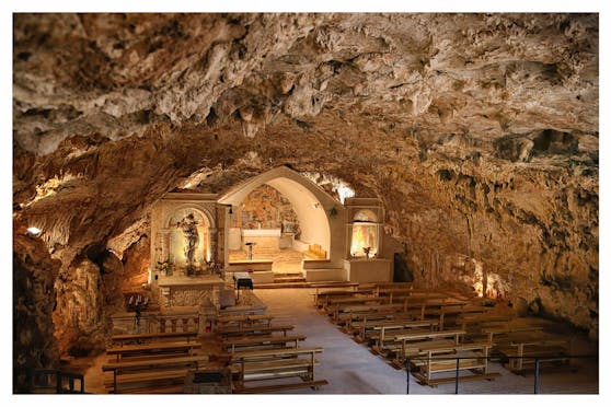 GROTTA DI SAN MICHELE IN MONTE LAURETO