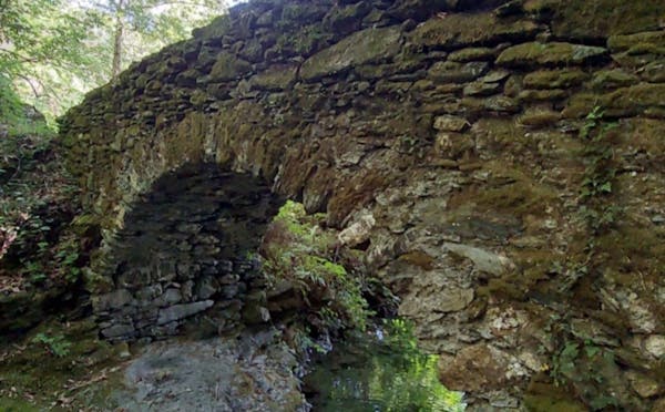 ANTICO PONTE SUL RIO ROSSO, TRIBOGNA
