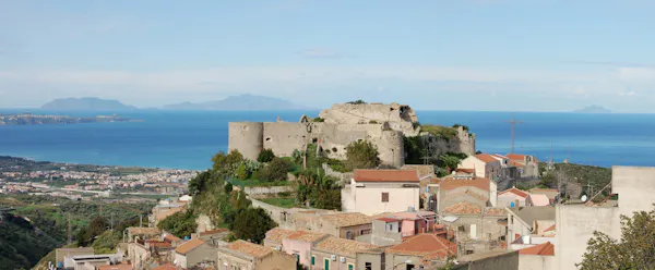 CASTELLO DI VENETICO SUPERIORE