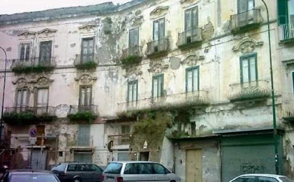 PALAZZO CAPRACOTTA ERCOLANO (NA)