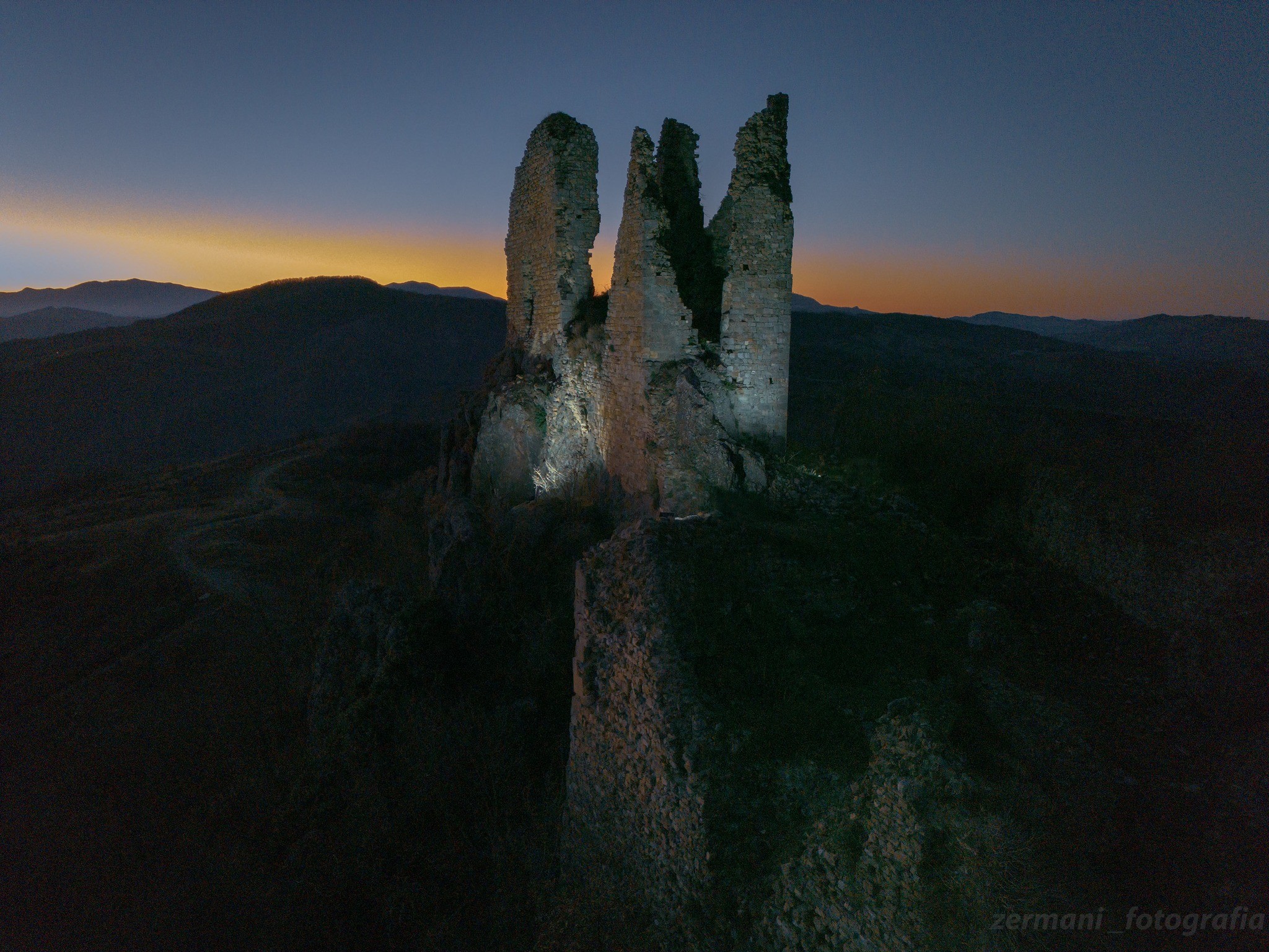 IL CASTELLO DI ROCCALANZONA, L'ANTICA ROCHA LEONE